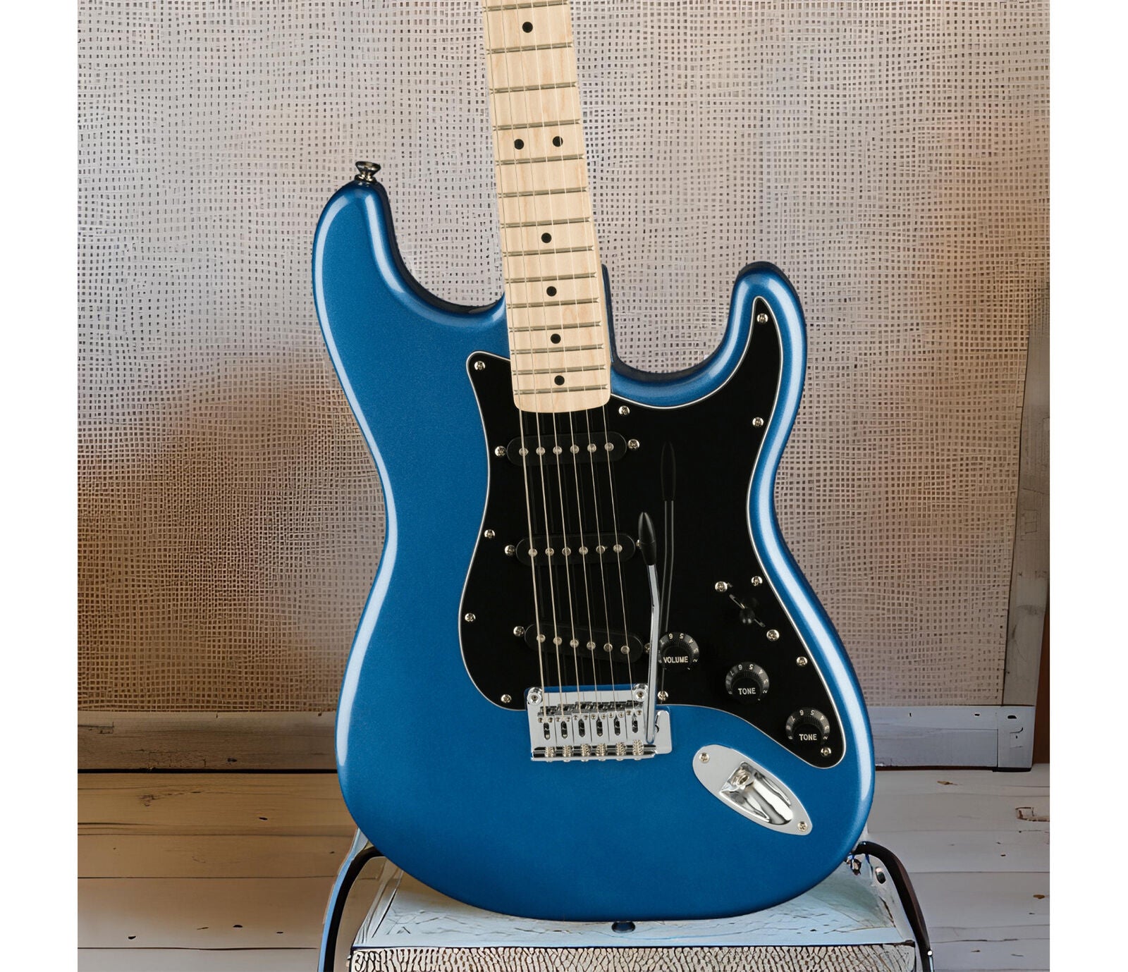 Fender Squier Affinity Stratocaster 6-String Electric Guitar (Lake Placid Blue)